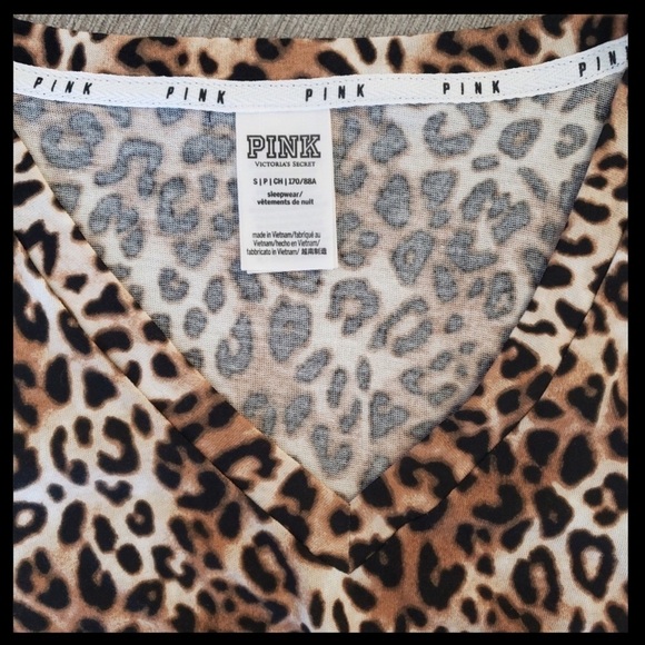 PINK Victoria's Secret Perfect V-Neck Leggings Tee - Picture 2 of 4